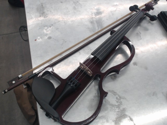 Violon in case