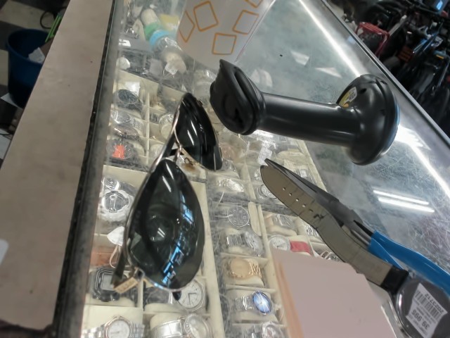 Lunette frame couleur gold