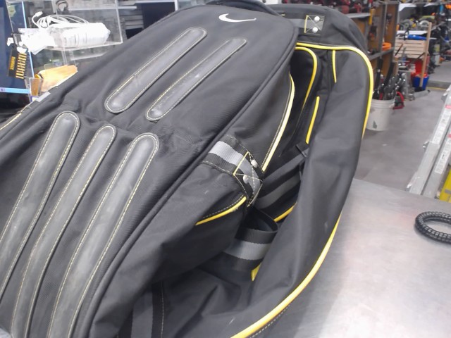 Sac golf jaune et noire