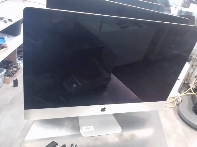 Imac retina 5k 16gb ram 512gb+acc