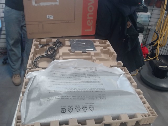 Lcd 24'' monitor in box brand new