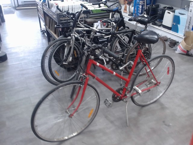 Velo rouge de route