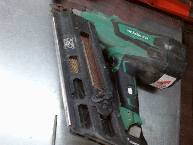 Gun a clou vert approuver zp