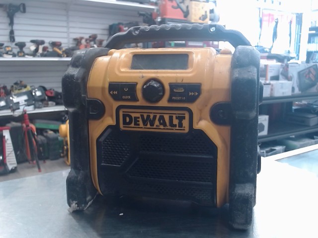 Radio de chantier bien us�e