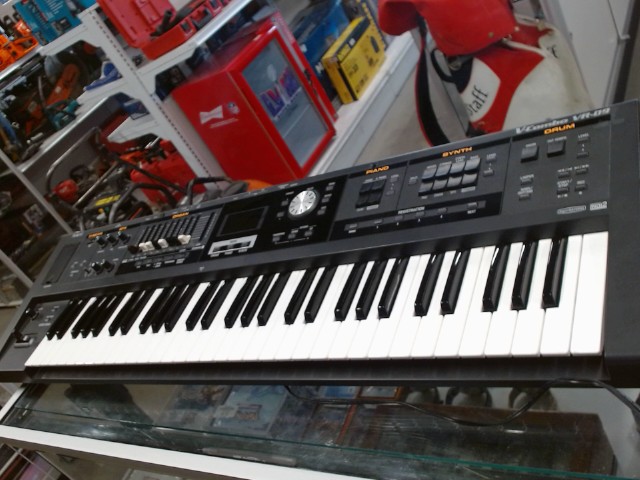 Clavier roland vr-09