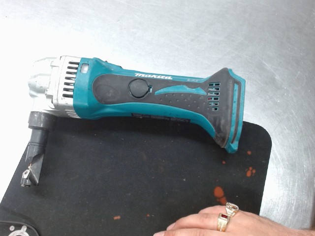 Coupe metal makita