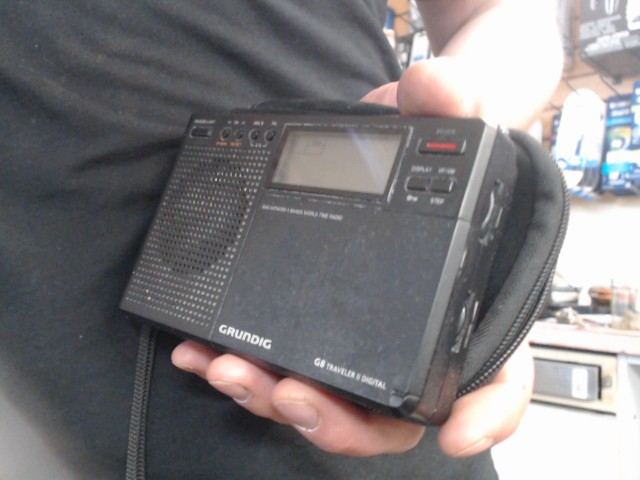 2  mini radio noir +etui