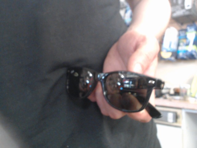 Lunette avec cse costco