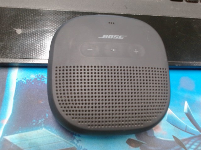 Haut parleur bose de poche