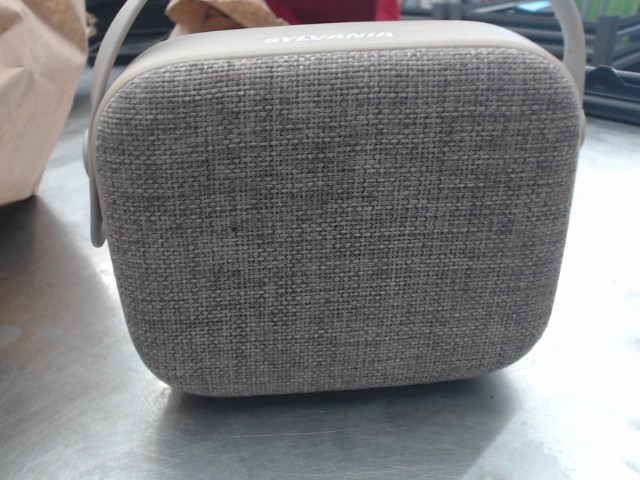 Sylvania fabrique bluetouth speaker