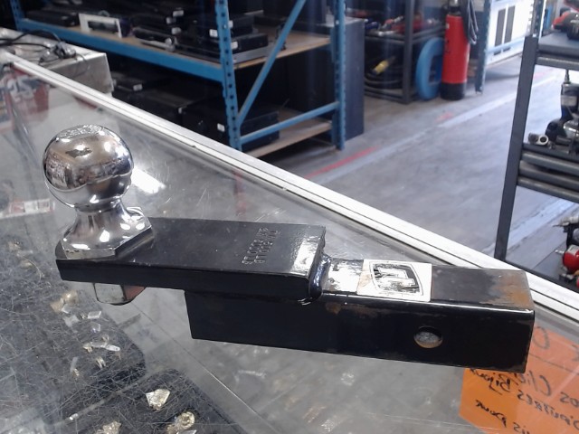 Attache pour remorque + boule