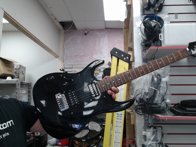 Guitare gauchere noire electr.