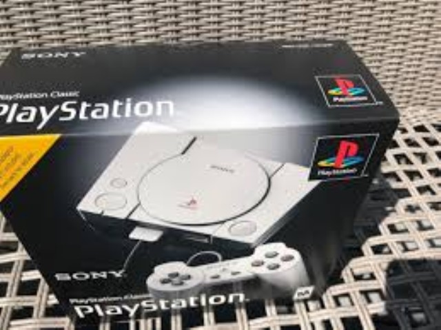 Sony playstatin classic 20 games inside