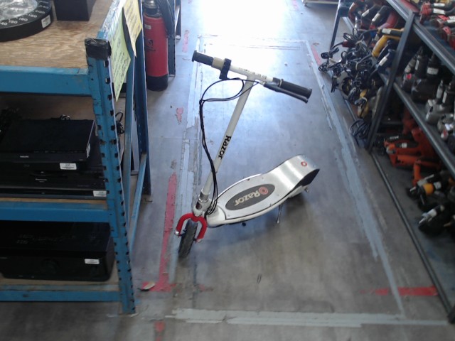 Trotinette electrique +chargeur