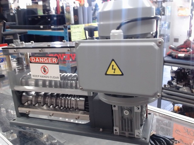 Machine d�nuder filage �lectrique