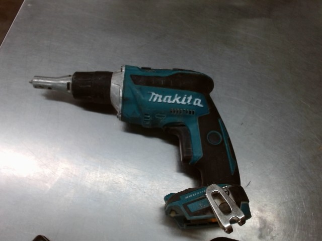 Drill a gypse makita