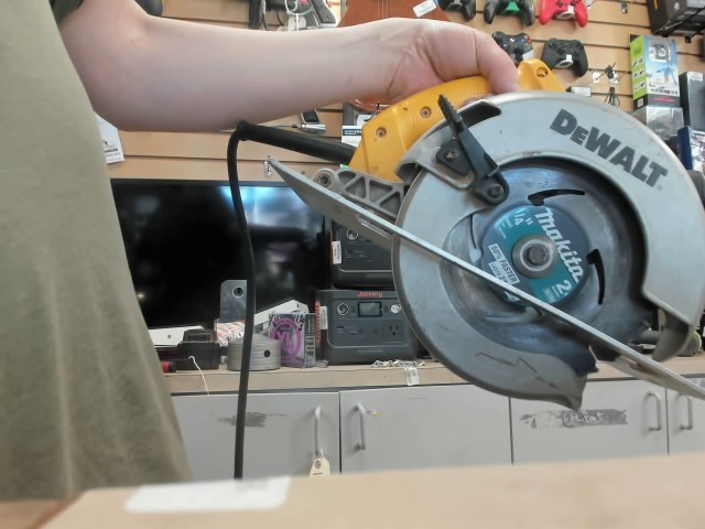 Circular saw corded