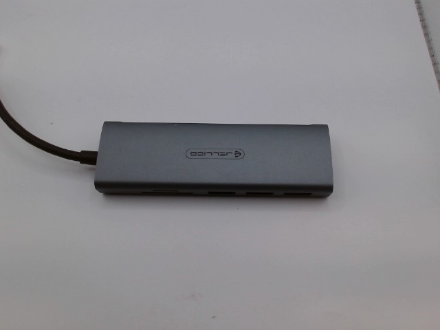 Adaptateur satechi dans box