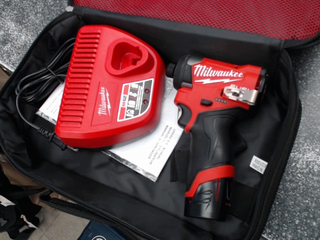 M12 kit impact driver+batt+charge
