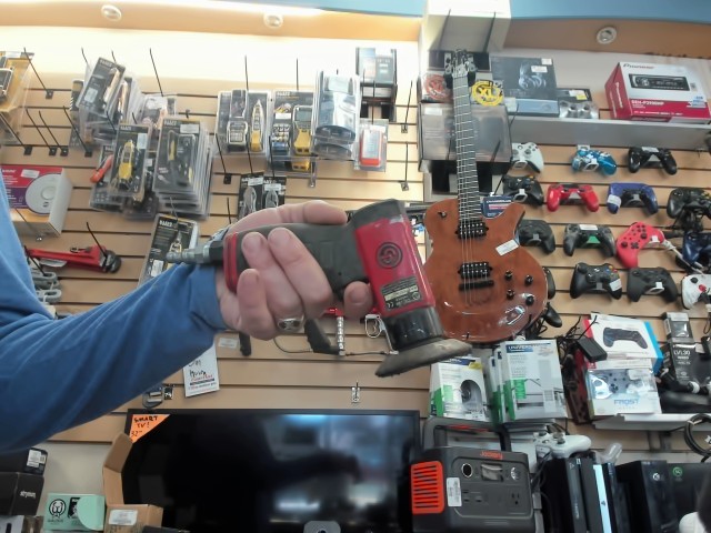 Pneumatic sander