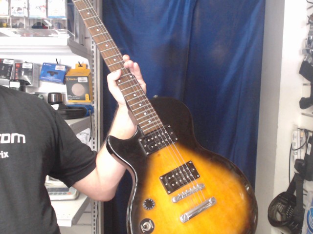 Guitare electrique manque 1 corde