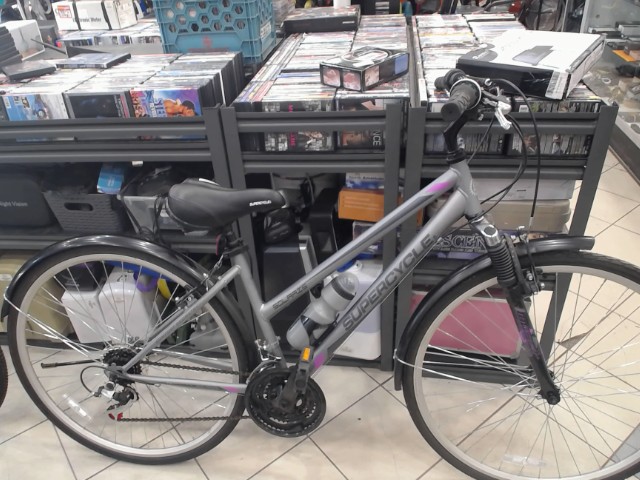 Velo femme 24po comme neuf
