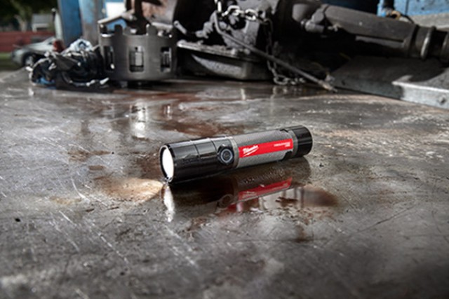 Flash light milwaukee neuve