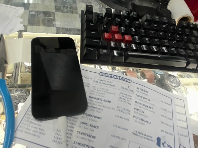 Cel noir sans case