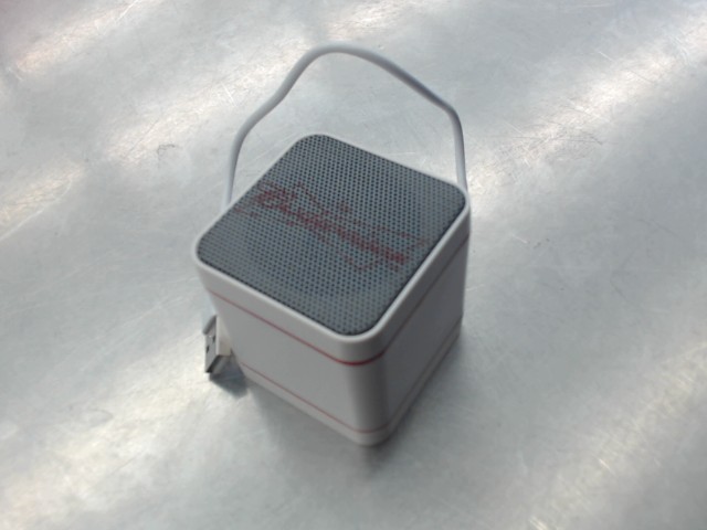 Petit haut parleur budweiser bluetooth