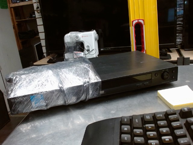 Dvd sony avec manette et fils