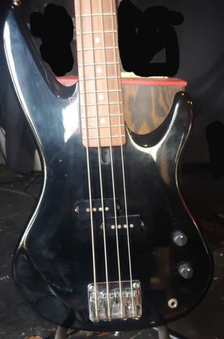 Bass noir+strap