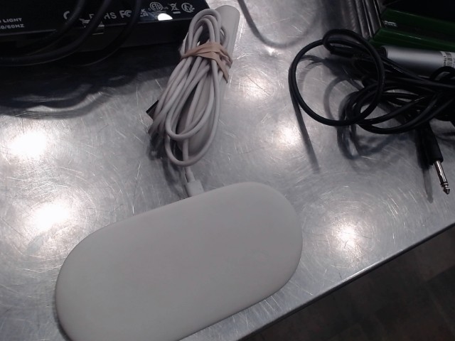 Google tv streamer 4k+man+fils
