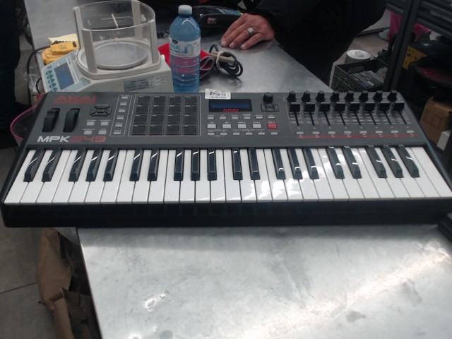 Akai mpk249 synth keyboard