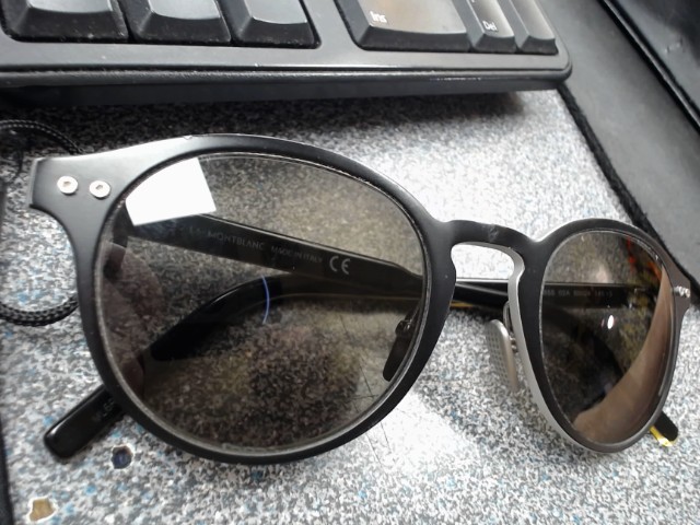 Lunette de soleil montblanc avec boite