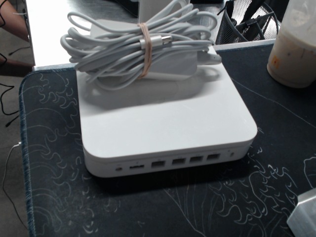 Airport extreme 5th gen wireless router