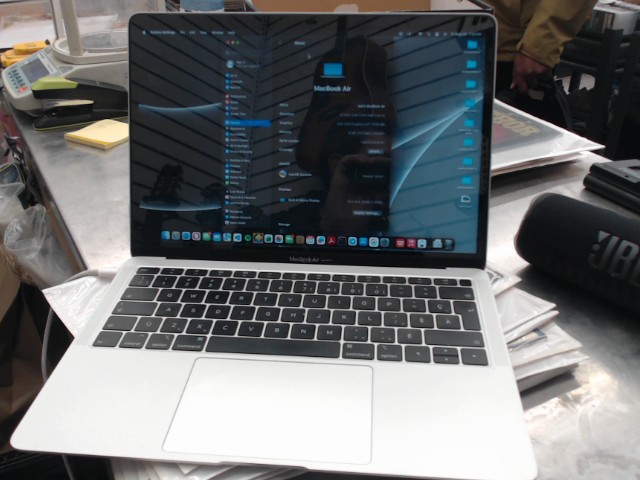 Macbook air 2018 8gb 128gb ssd
