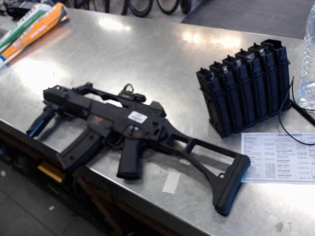 Mitrallet airsoft + 7 chargeur ss batt
