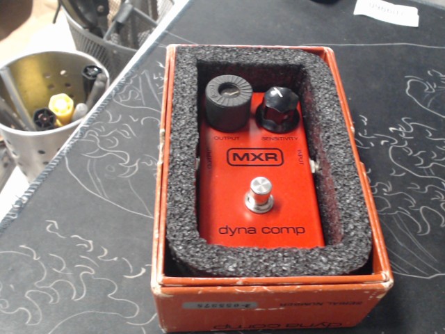 Compressor guitar effects pedal