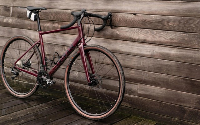 Velo gravel rouge