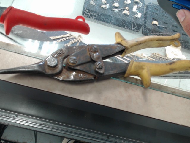 Wiss hand cutter