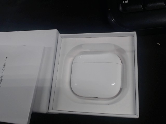 Aipods in box 4 eme generation