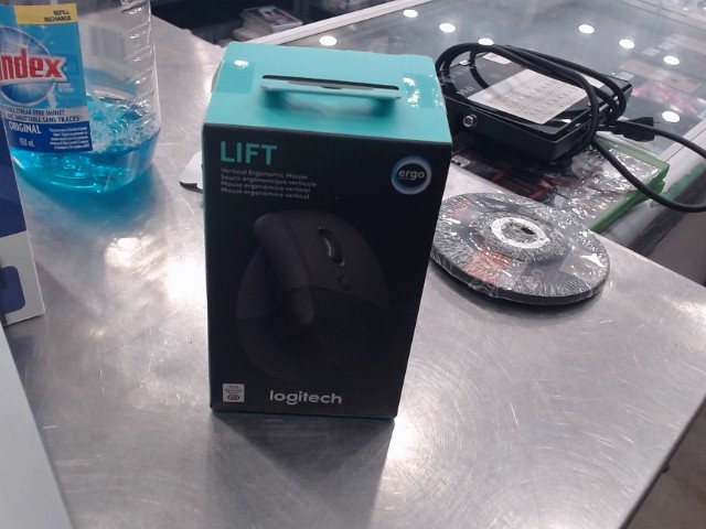 Wireless mouse in box