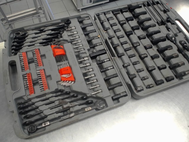 155 piece master mechanic's tool set