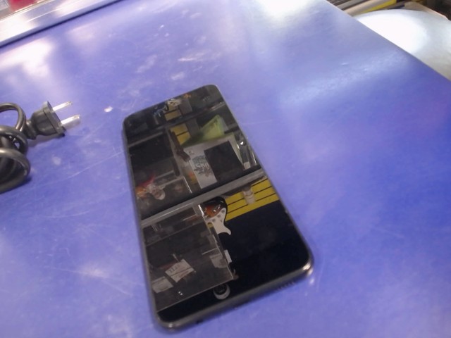 Cellulaire bonne condition 64go