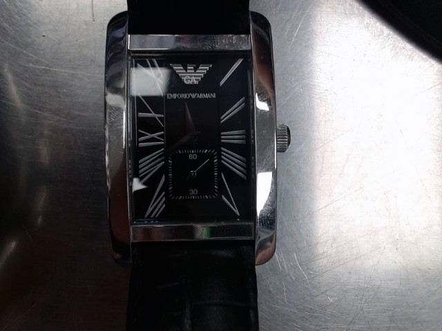 Grosse tank watch empprio armani