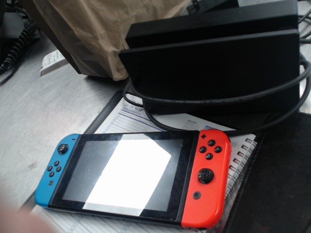 Nintendo switch 1 + doc + chargeur