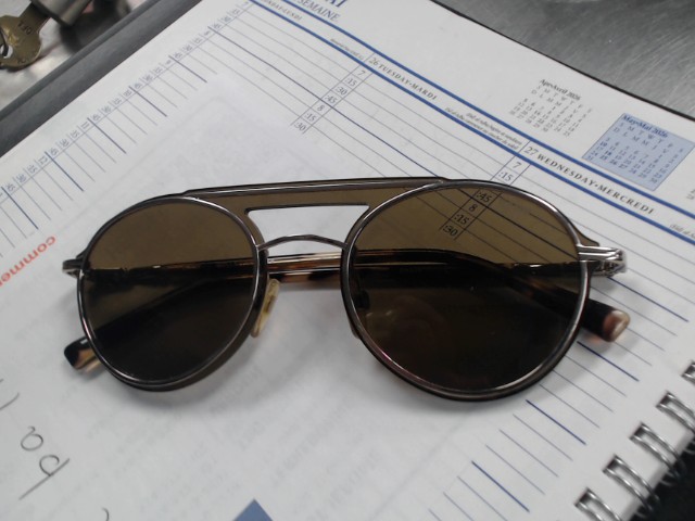Lunette en rond bmw noir et dor�e