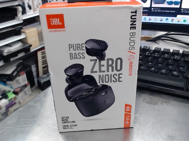 Jbl tune buds in box