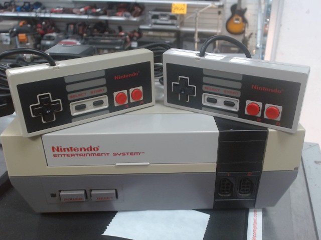 Nintendo nes + 2 man