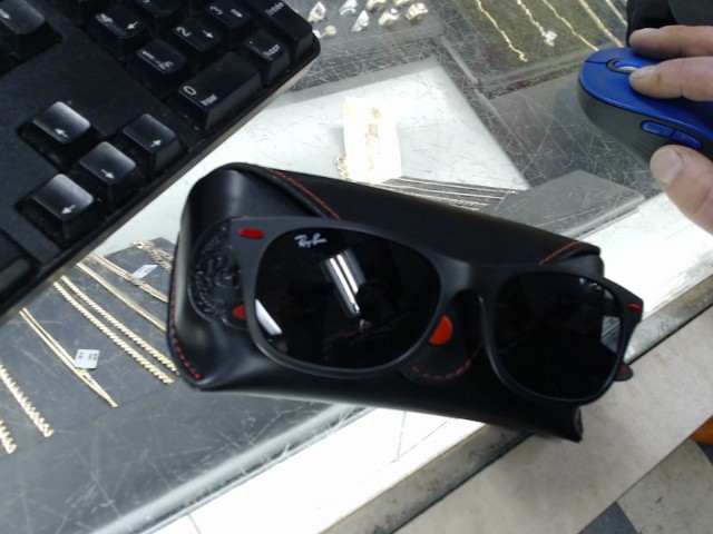 Lunette ferrari